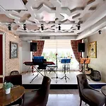 Hotel Hymeti's Palace