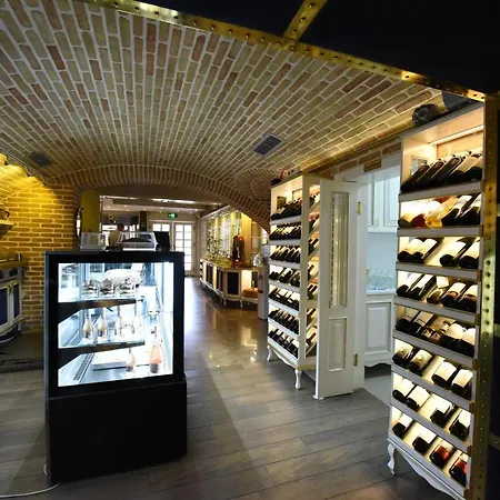 Hymeti's Palace 5* Pogradec