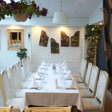 Hymeti's Palace 酒店