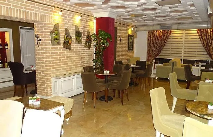 Hymeti's Palace Hotell 4*
